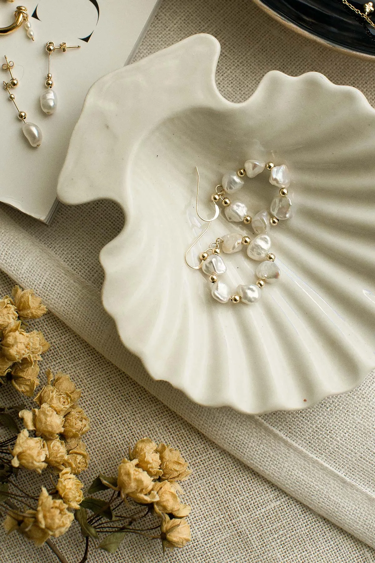 Daisy Pearl Earrings