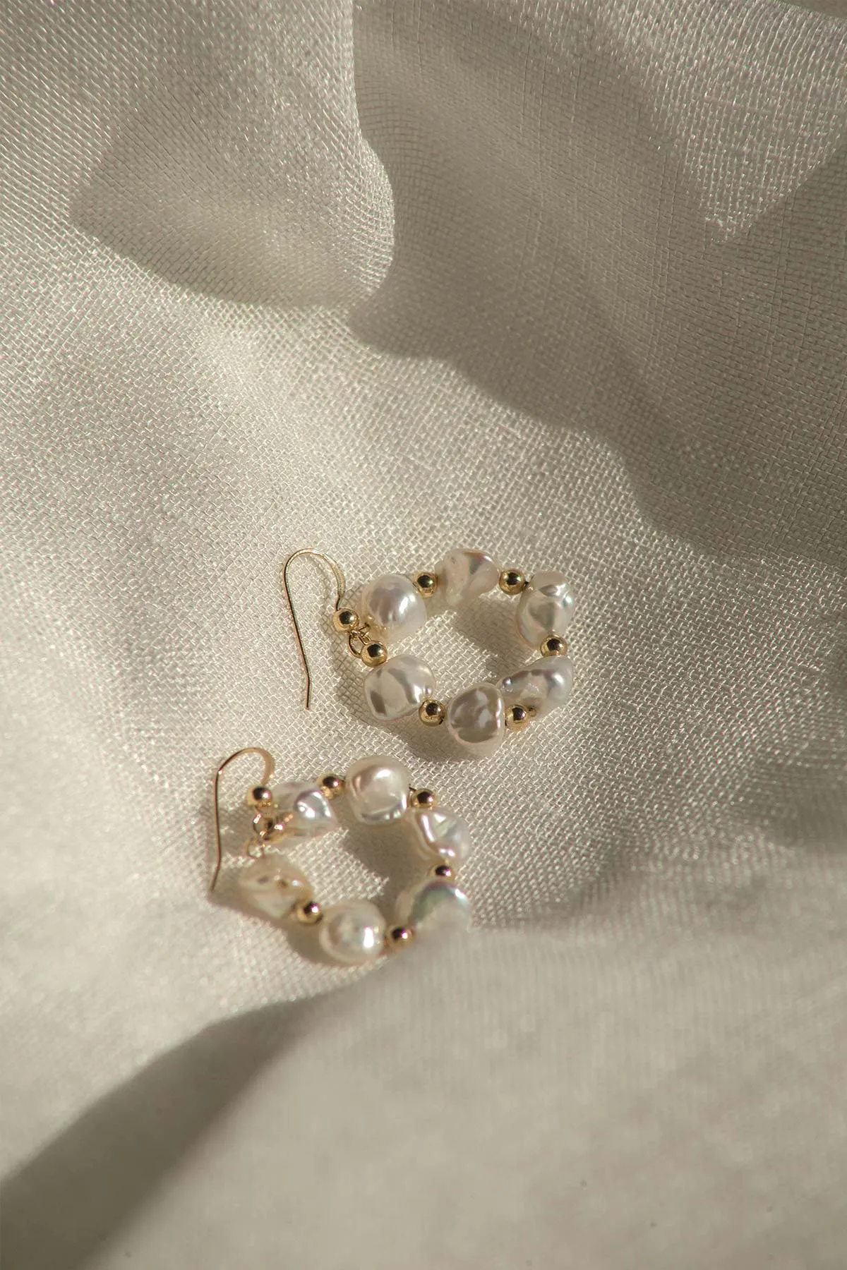 Daisy Pearl Earrings