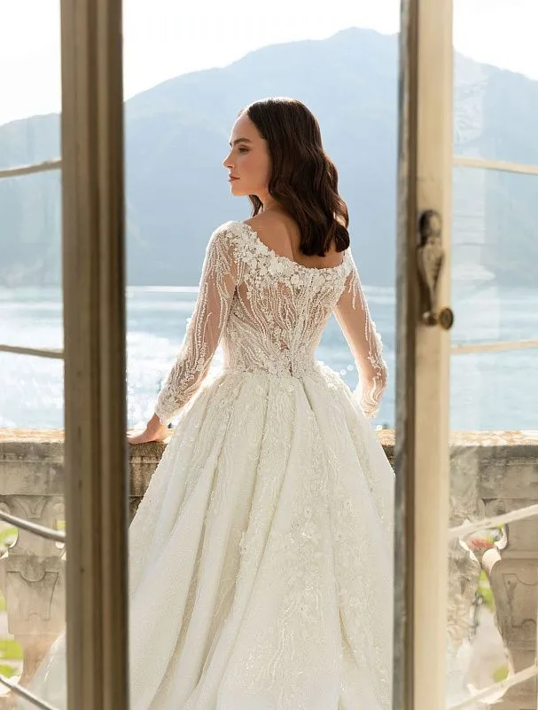 Elegant Long-Sleeved White Wedding Dress