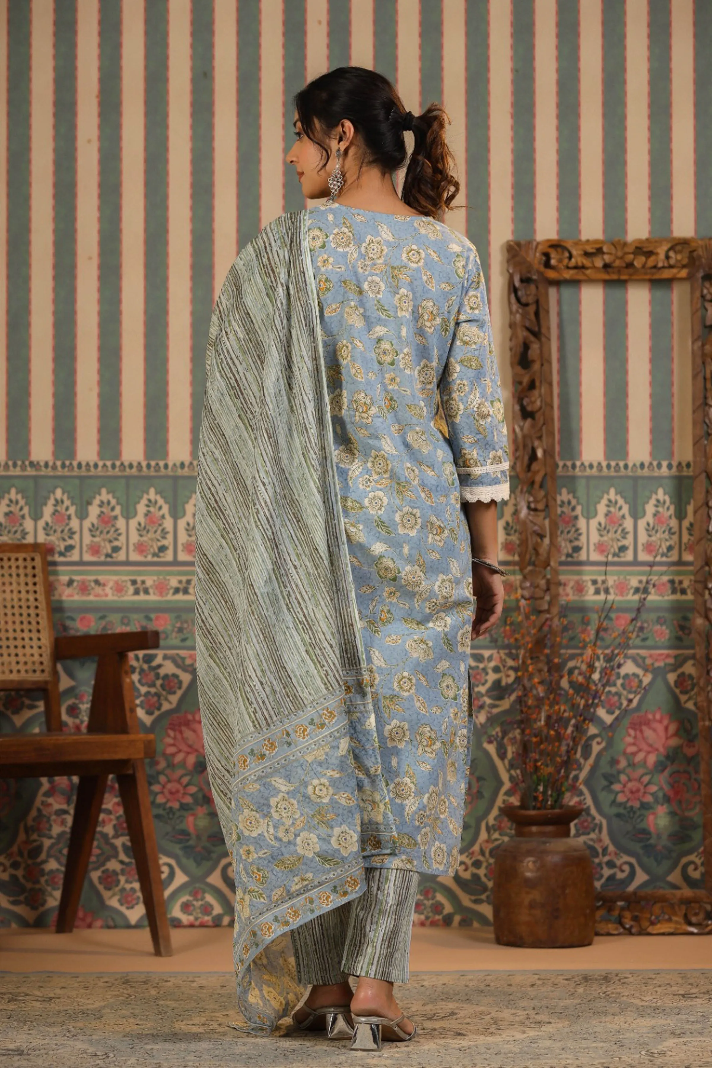 Grey Lace Accent Suit Set