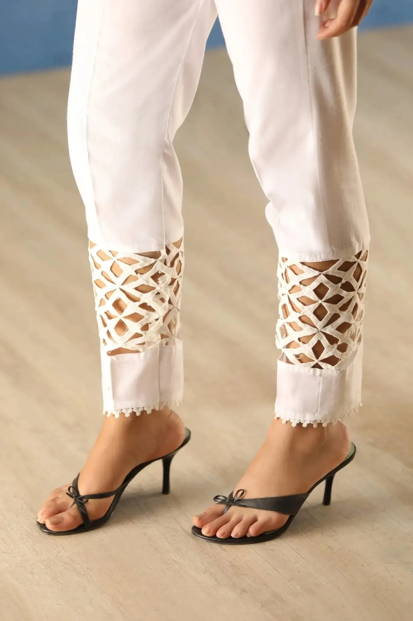 IshDeena Casual or Work  Elastic Waist White Cotton Trousers With Lace for Petite Women