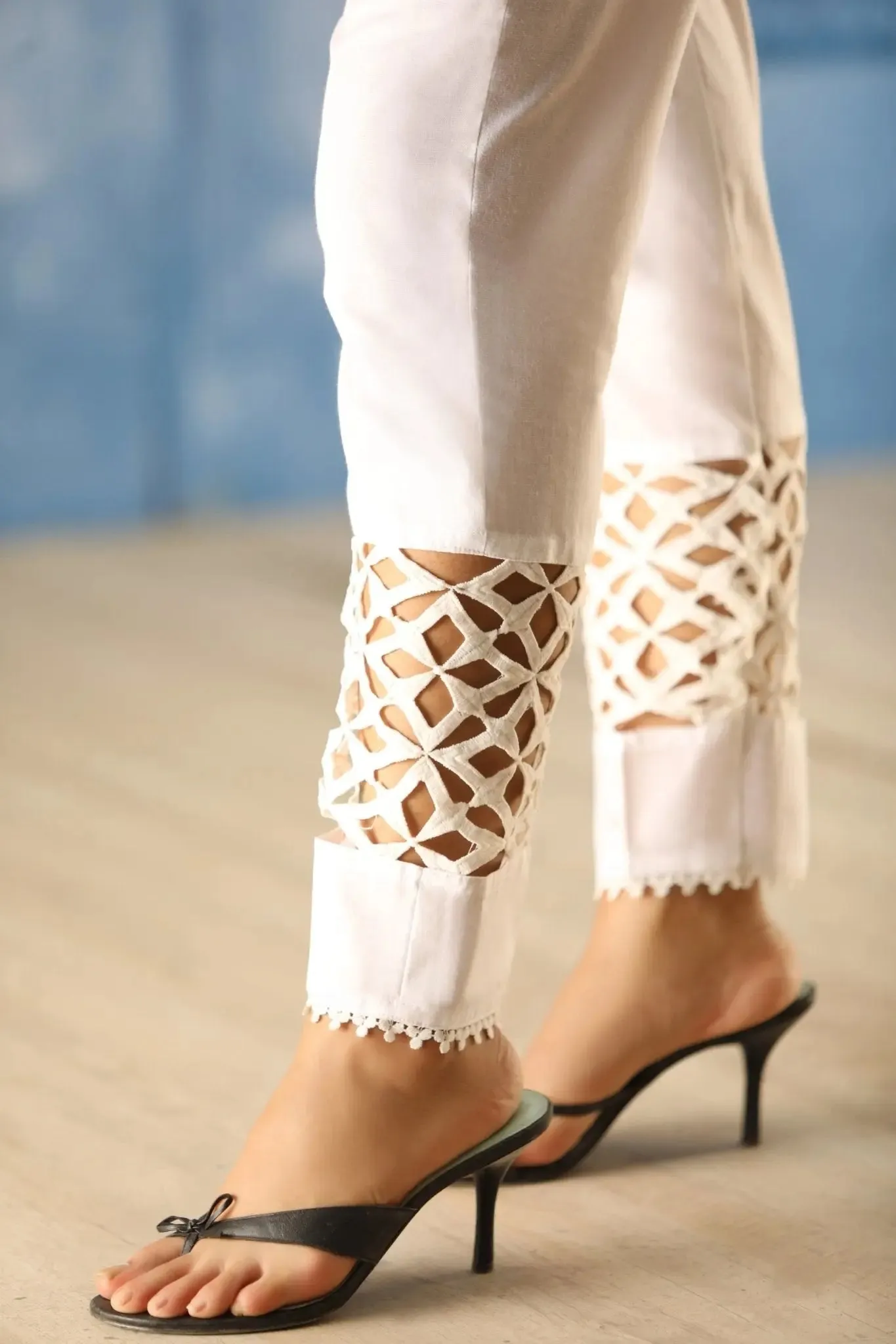 IshDeena Casual or Work  Elastic Waist White Cotton Trousers With Lace for Petite Women