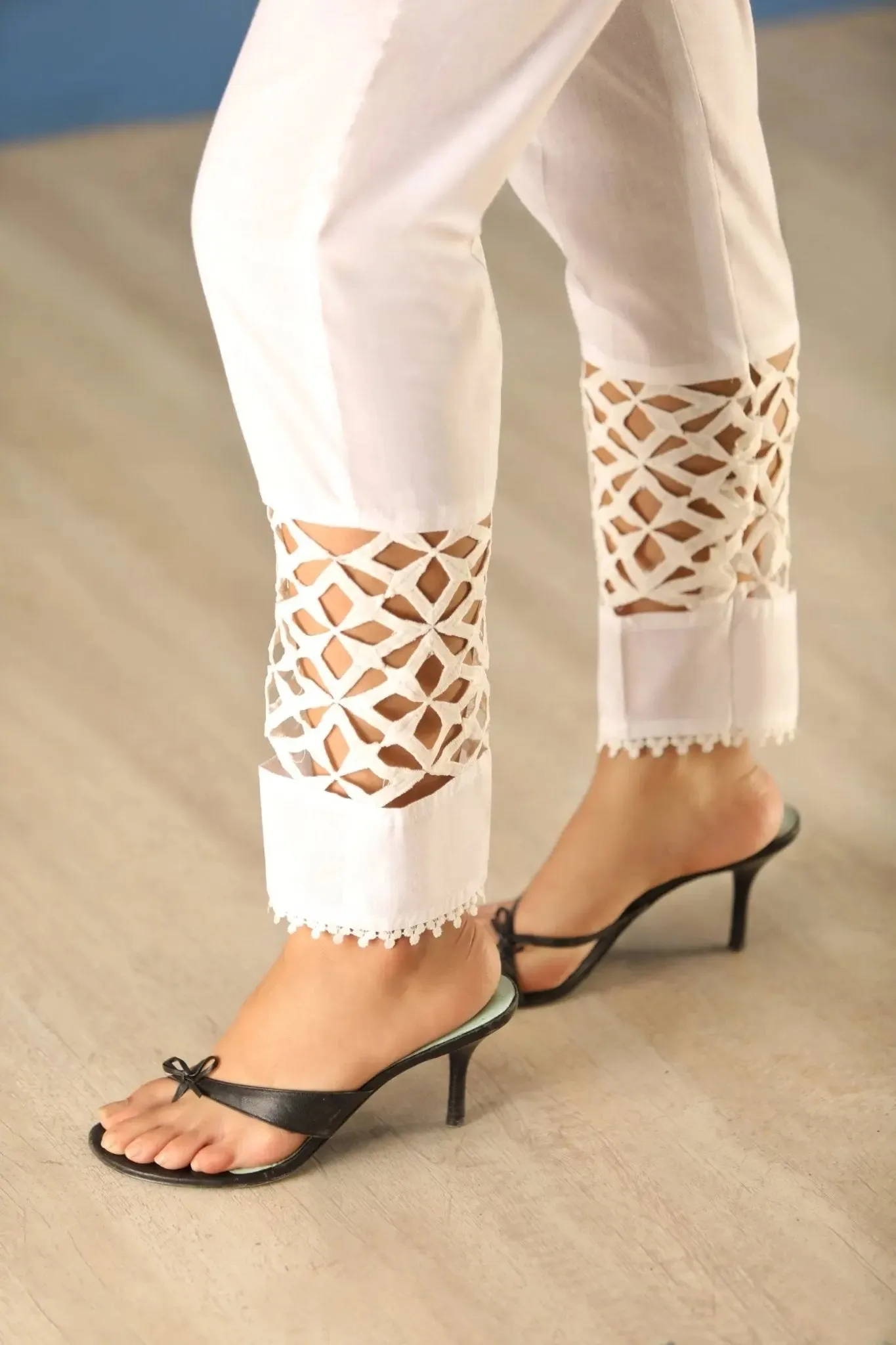 IshDeena Casual or Work  Elastic Waist White Cotton Trousers With Lace for Petite Women