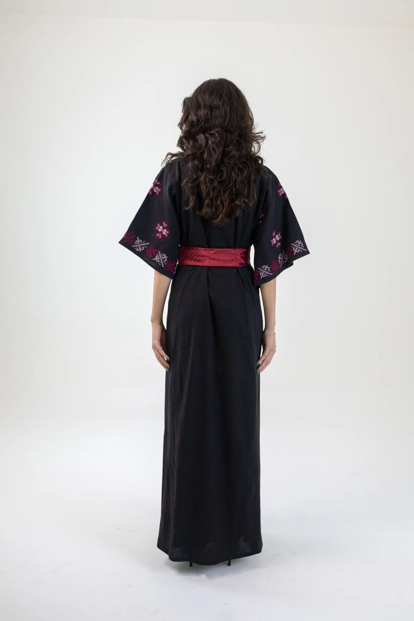 The Iman ايمان - Hand Embroidered Linen Palestinian Thobe