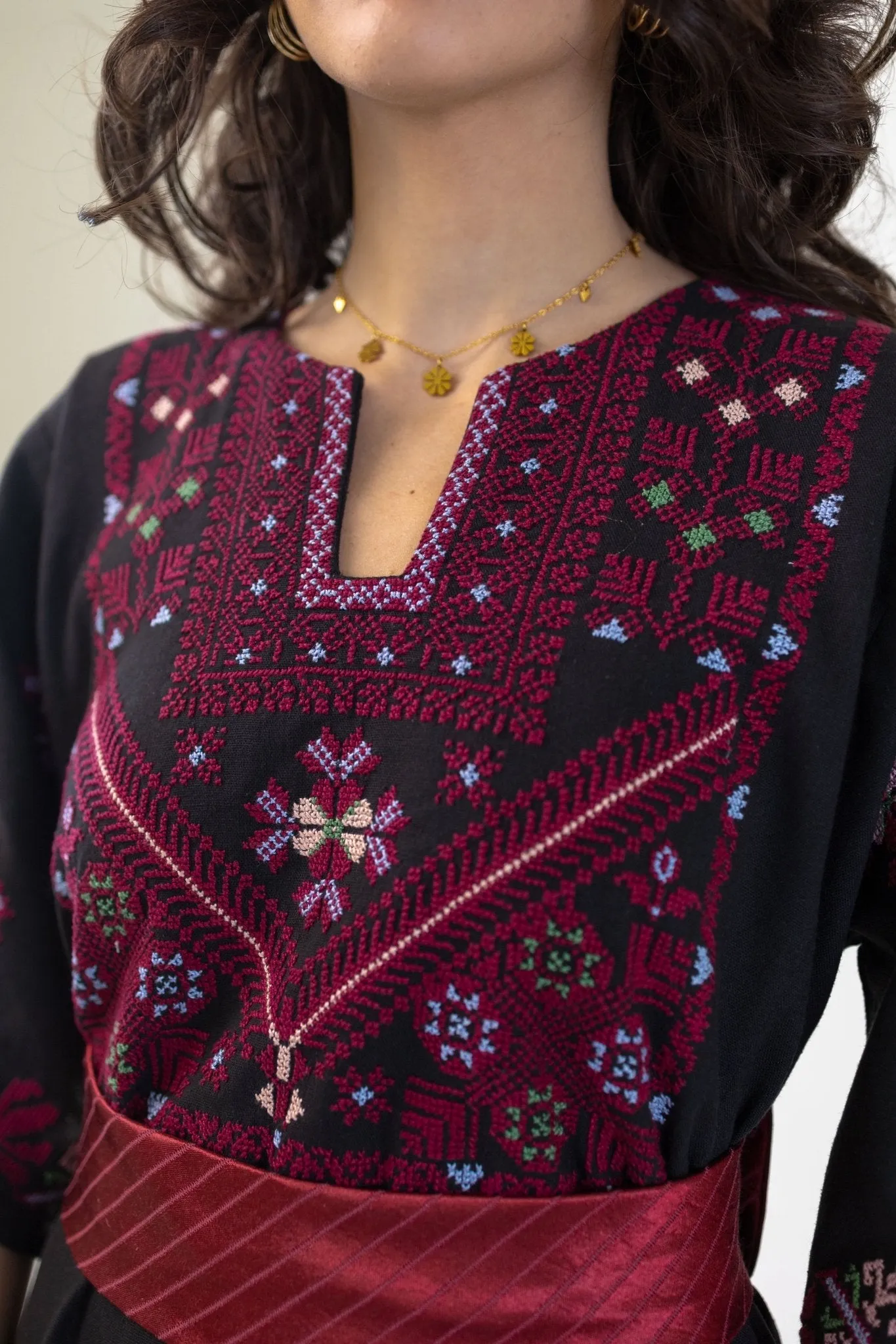 The Iman ايمان - Hand Embroidered Linen Palestinian Thobe