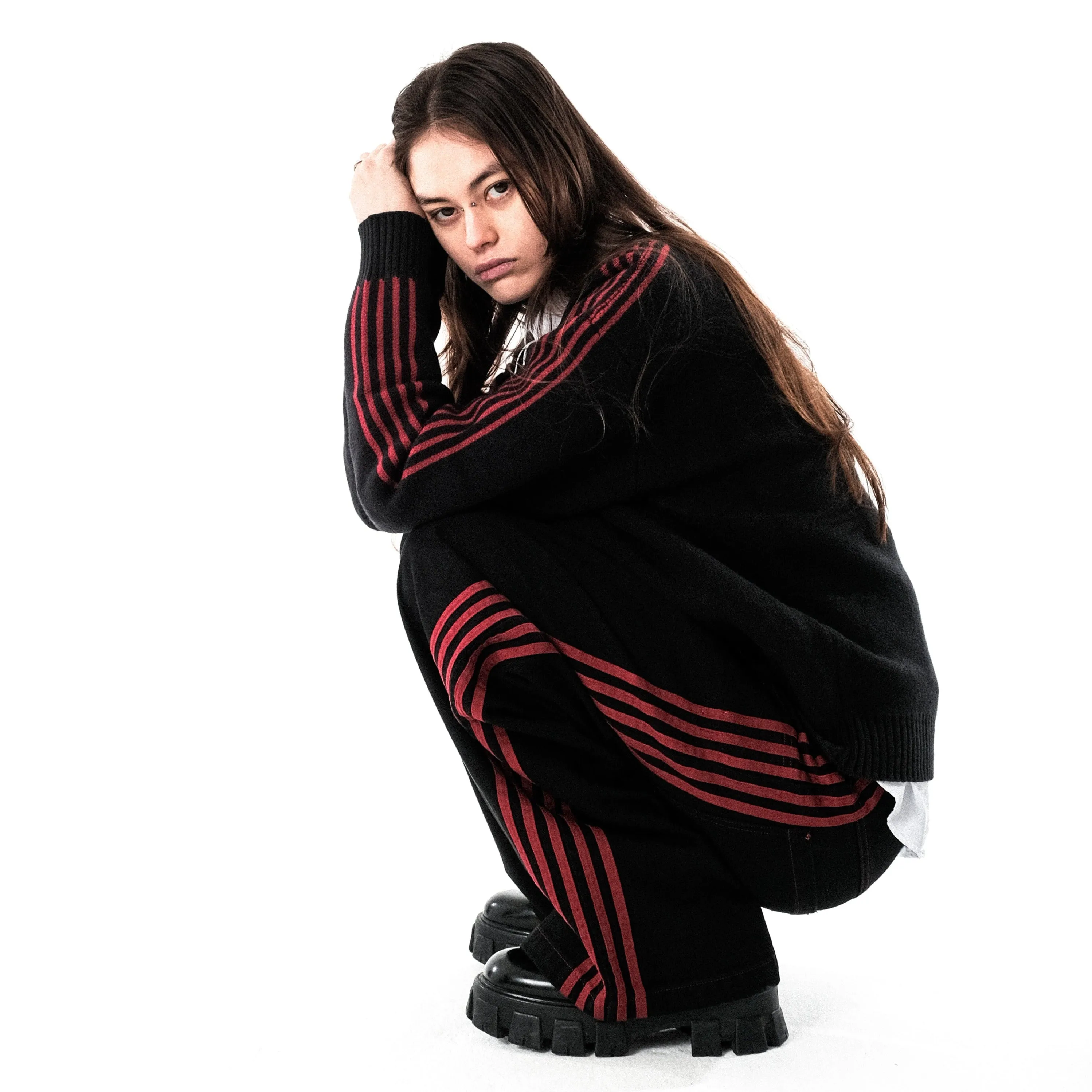 TRACK JEANS (BLACK/RED)